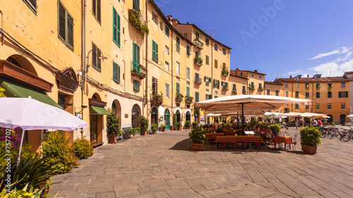 Lucca's Oval Square photo