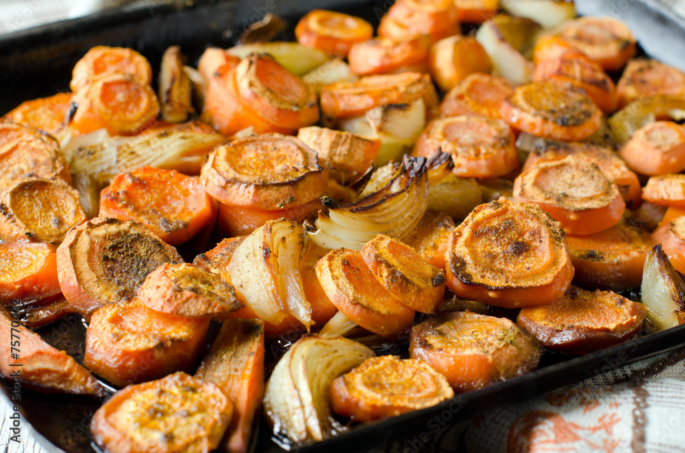 Carrots baked with onions Carrots baked with onions