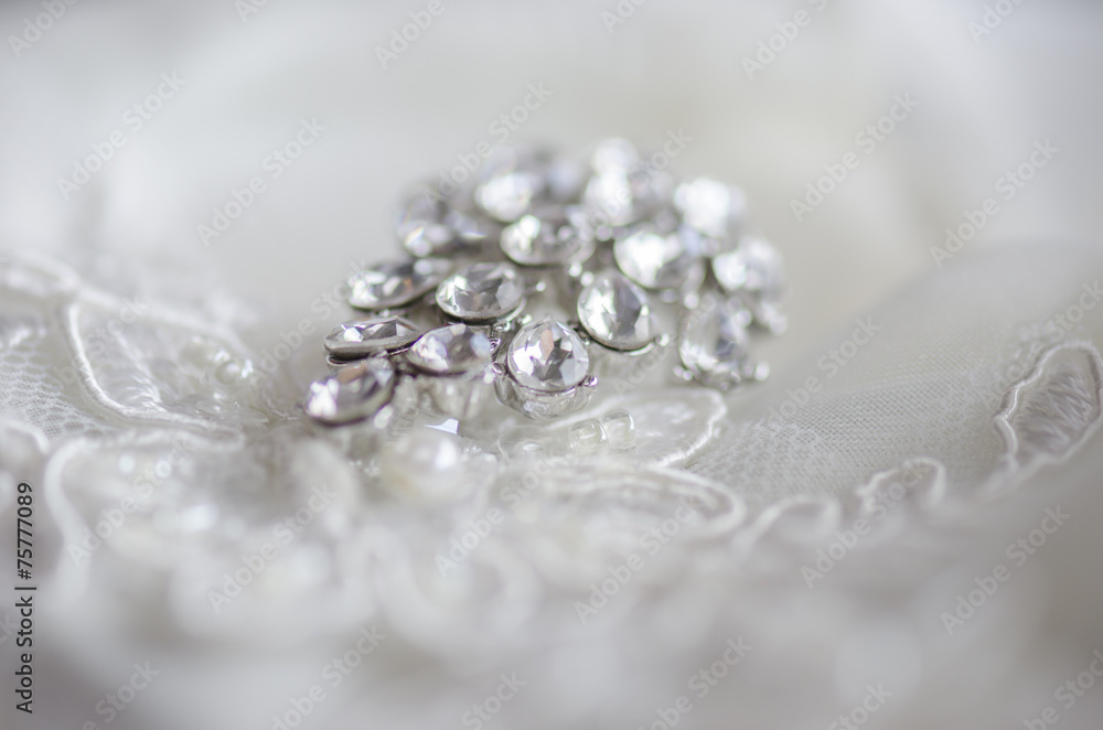 Wedding jewelery with diamond Wedding jewelery with diamond