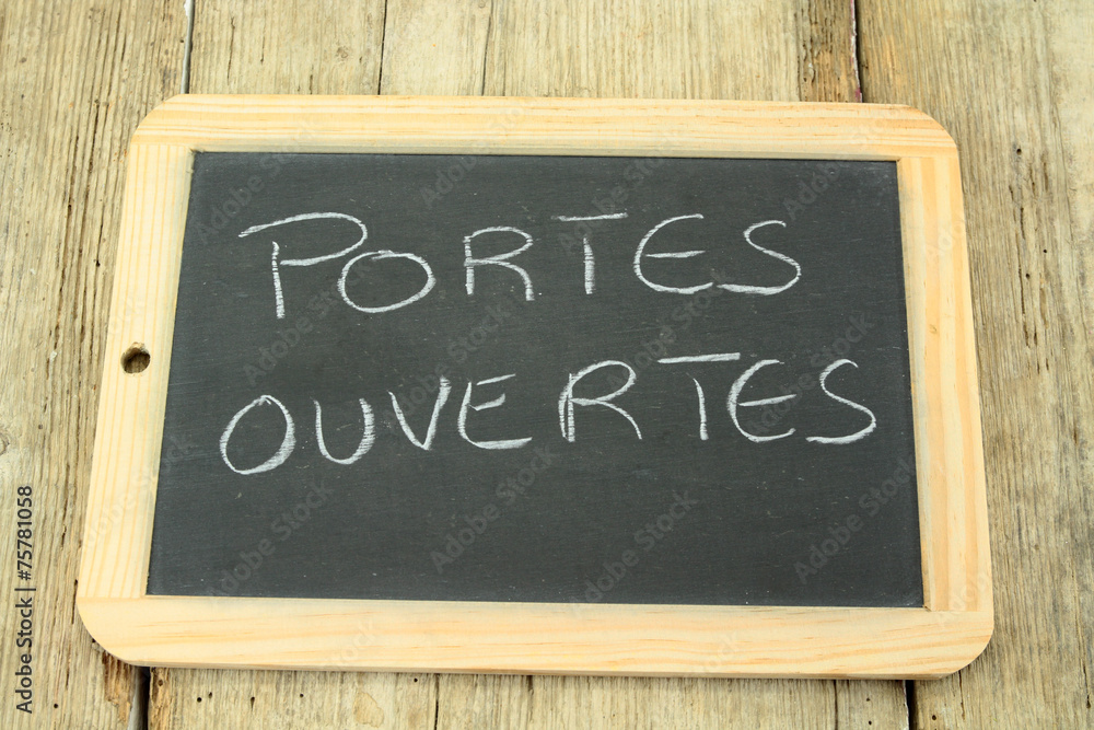 Fototapeta premium ardoise portes ouvertes