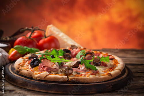 Delicious italian pizza ser...
