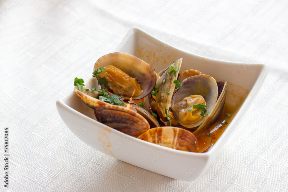 Seafood entrees with clams Seafood entrees with clams
