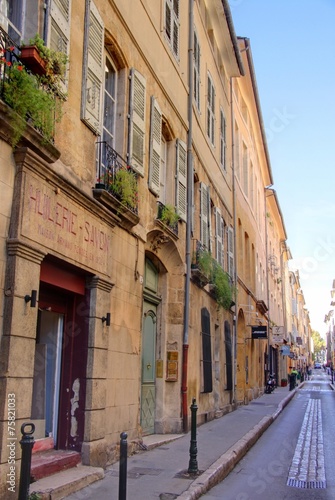 Fototapeta Naklejka Na Ścianę i Meble -  rue d'aix en provence