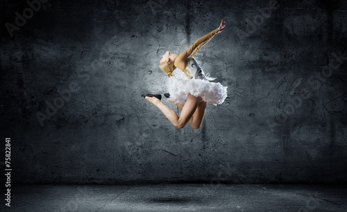 Fototapeta Naklejka Na Ścianę i Meble -  Ballerina girl