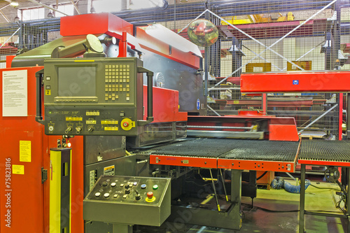 Vászonkép Hydraulic turret punch press