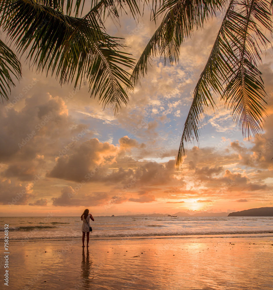Obraz premium Sunset on the beach of Ao Nang