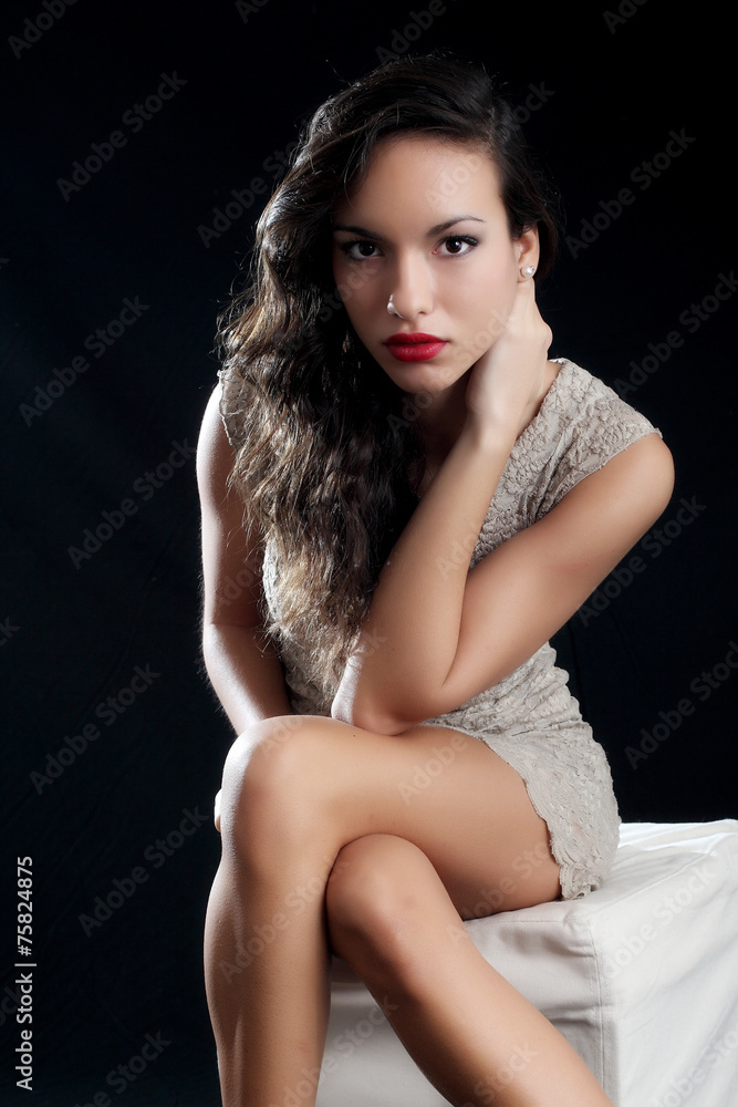 Fototapeta premium Ritratto di ragazza in studio