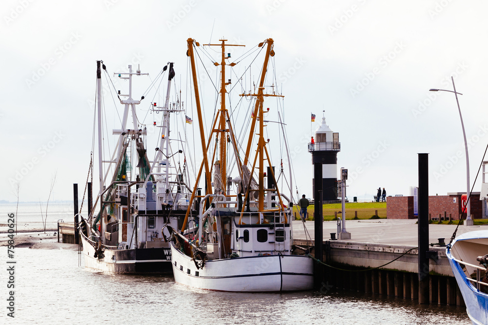 Krabbenkutter im Hafen von Wremen, Nordsee