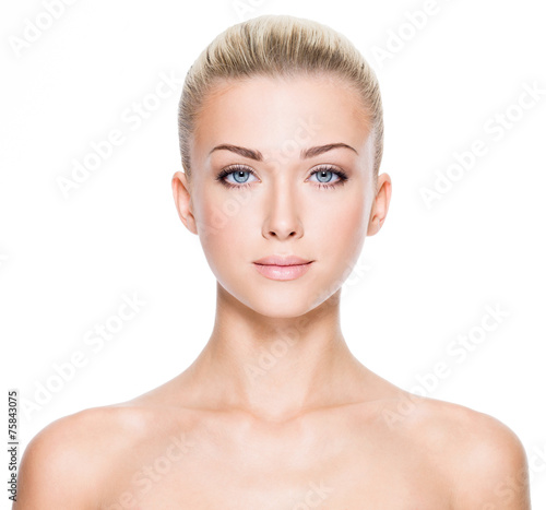 Canvas Print Beautiful young woman with beautiful blue eyes