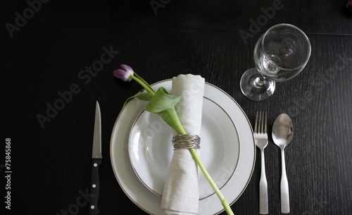 Tulip table setting