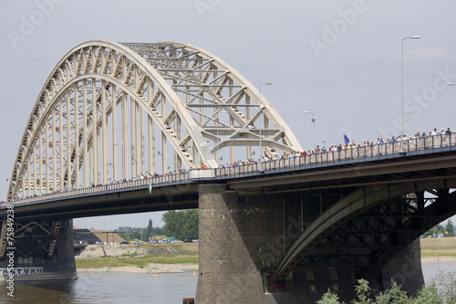 Fototapeta Naklejka Na Ścianę i Meble -  Vierdaagse walking event on the bridge of Nijmegen