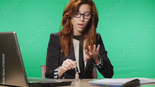 Business Woman working at the office (green screen,alpha)