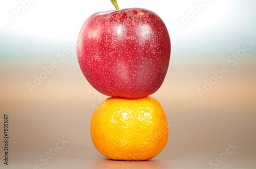 Apfel und Mandarine