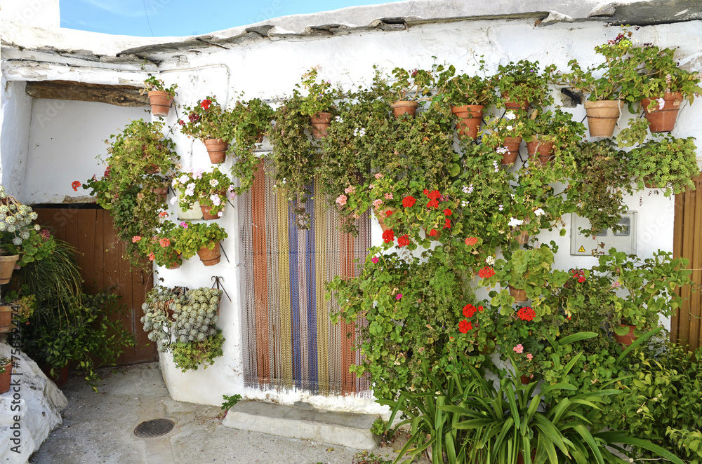 front of house with pots in the Alpujarras