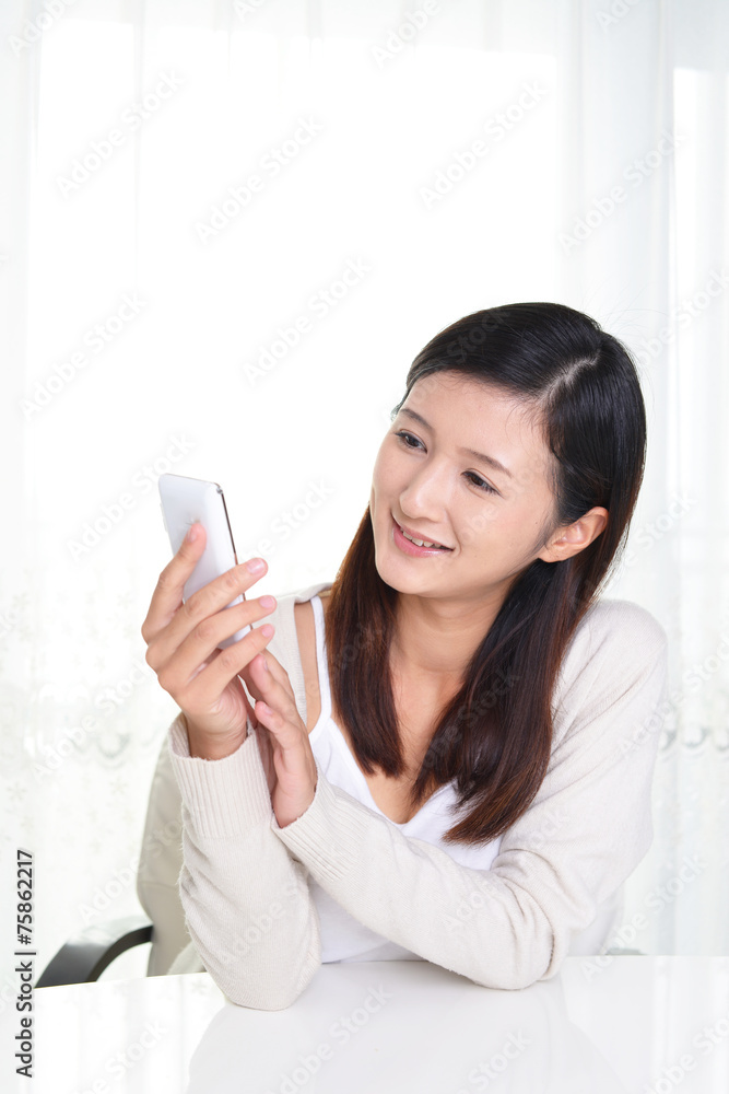 笑顔の女性 笑顔の女性