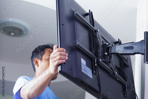 Installing mount TV