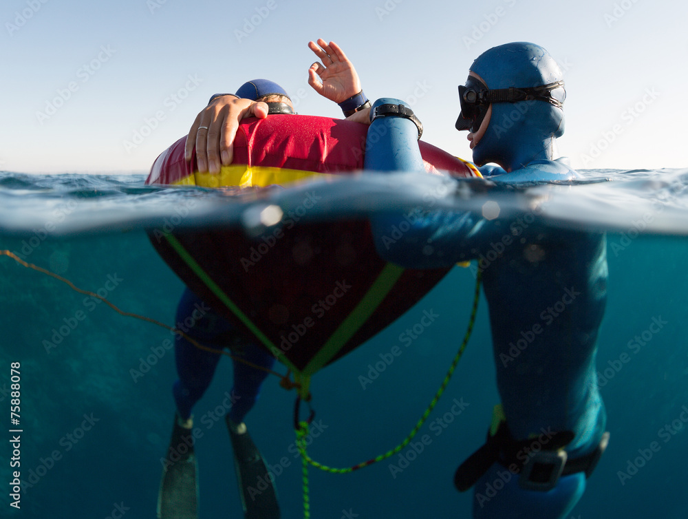 Naklejka premium Freedivers