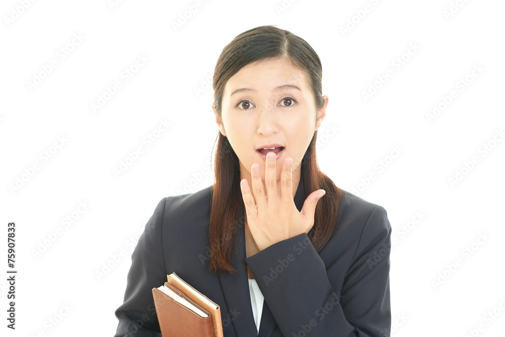 驚いた表情のOL
