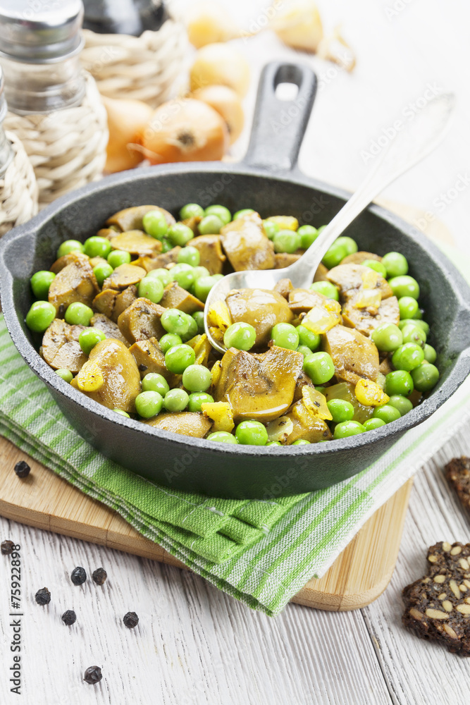 Kidneys with green peas and curry Kidneys with green peas and curry