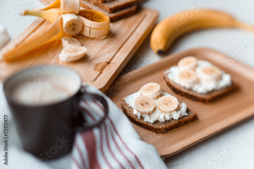 sandwich with banana