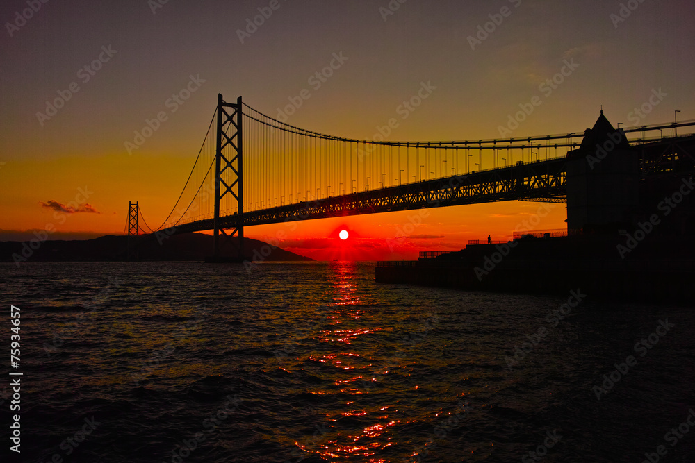 Fototapeta premium 明石海峡大橋の夕陽
