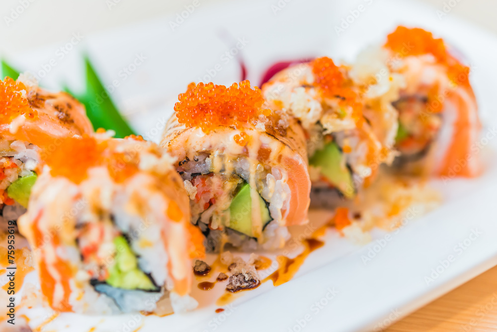 Salmon sushi roll