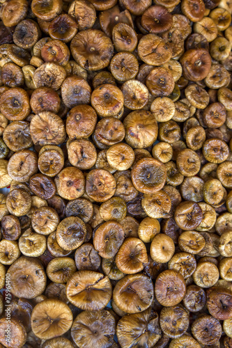 Dry figs