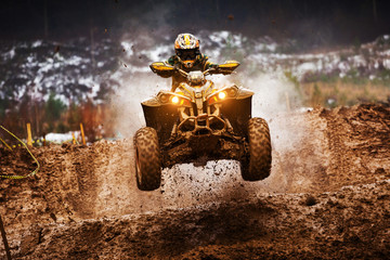 Crédence de cuisine Sport Quad tout-terrain en aventure  © Level