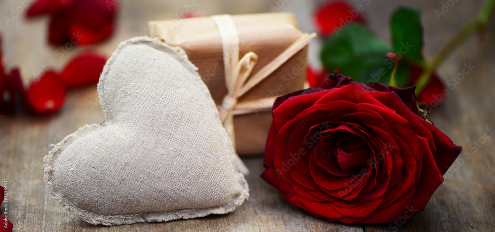 Herz,Geschenk,Rose Herz,Geschenk,Rose