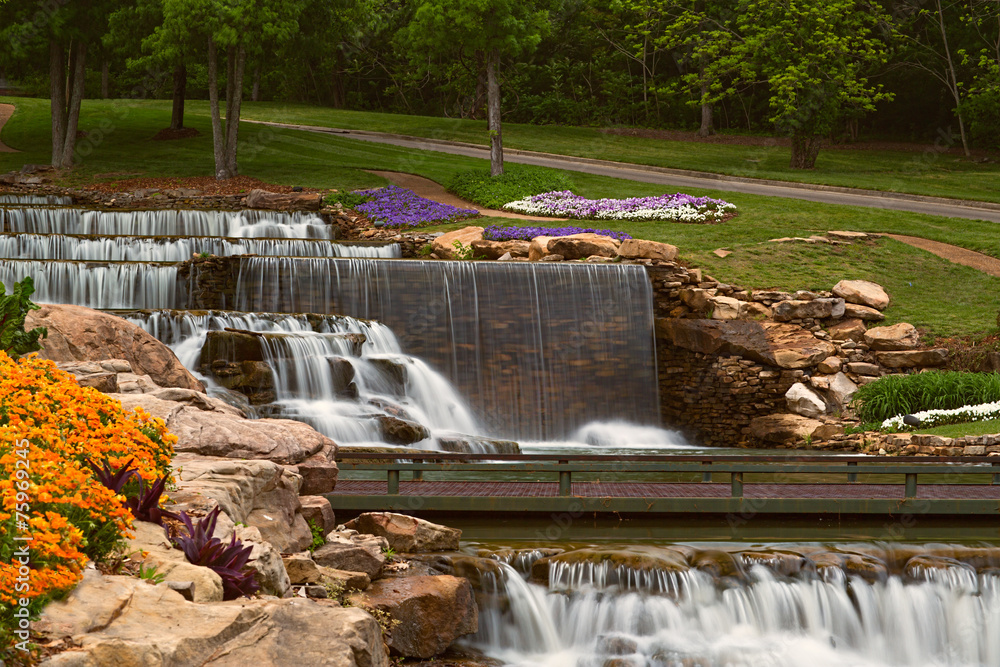 Fototapeta premium The Waterfall in the Park