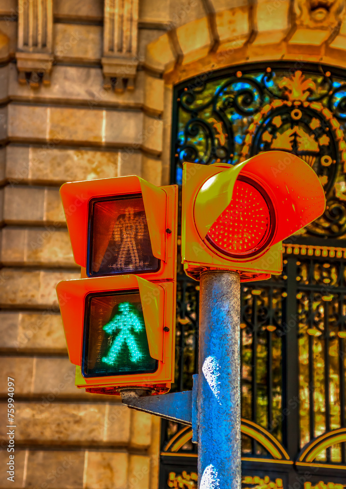 Obraz premium traffic lights at Barcelona in Spain. HDR processed