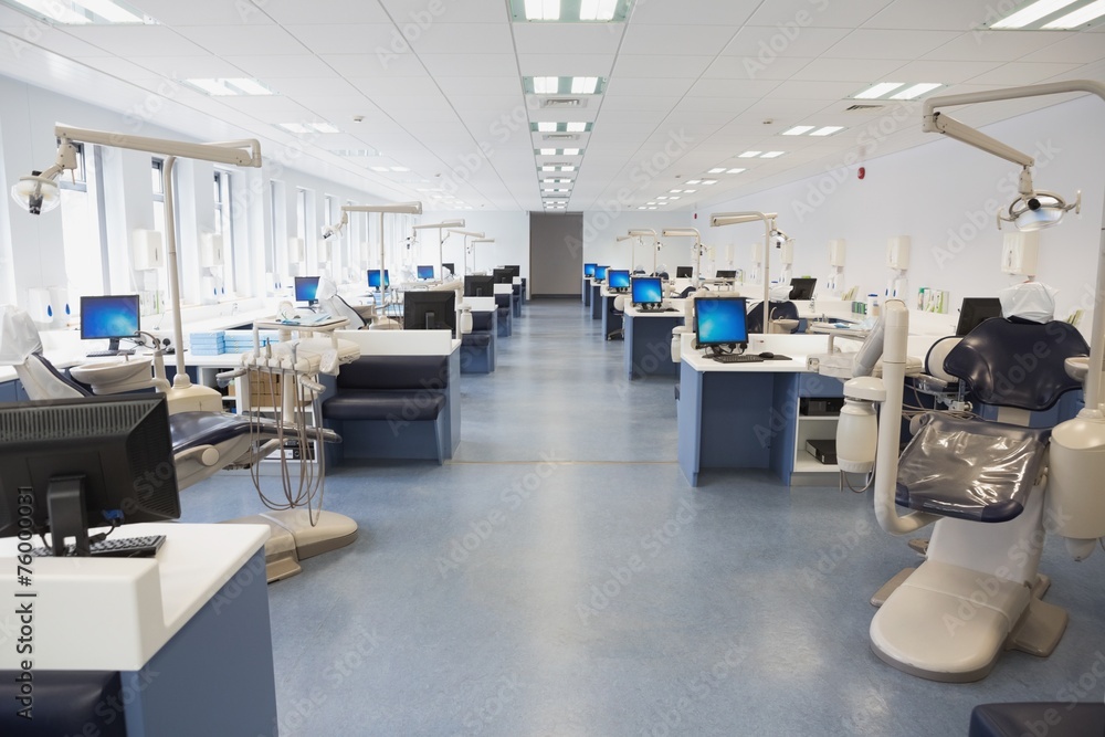 Fotografie Empty dental clinic with many stations