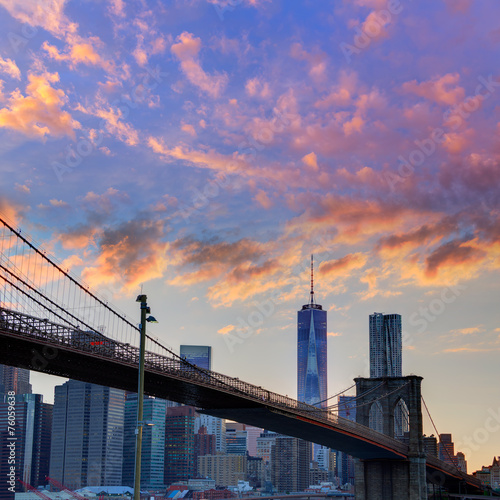 Fototapeta Naklejka Na Ścianę i Meble -  Brooklyn bridge and Manhattan skyline July 4th