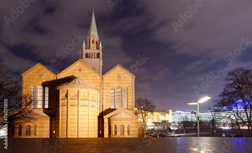 St.-Matthäus-Kirche bei Nacht