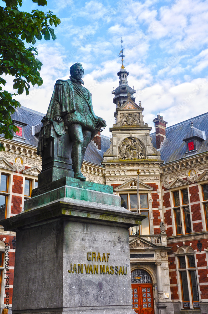 Utrecht, Holanda, Juan VI de Nassau delante de la Universidad Utrecht, Holanda, Juan VI de Nassau delante de la Universidad