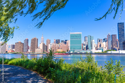 Fotografia Manhattan New York sunny skyline East River NYC