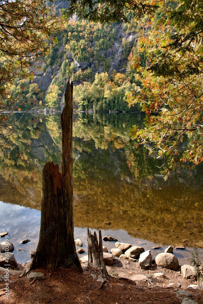 Obraz premium Chapel pond Autumn