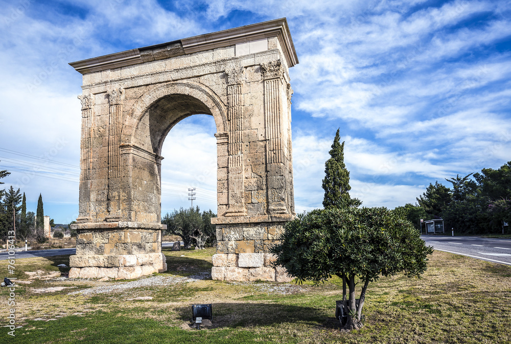 Triumphal arch of Bara in Tarragona, Spain. - obrazy, fototapety, plakaty 