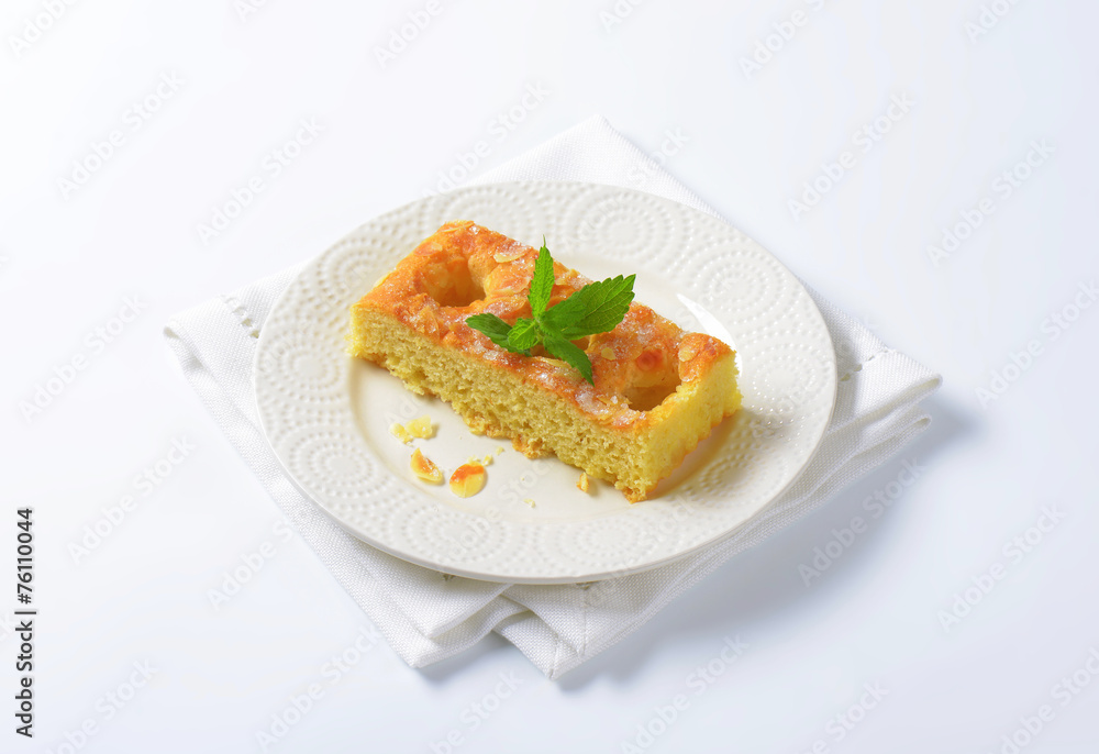 Almond sponge cake