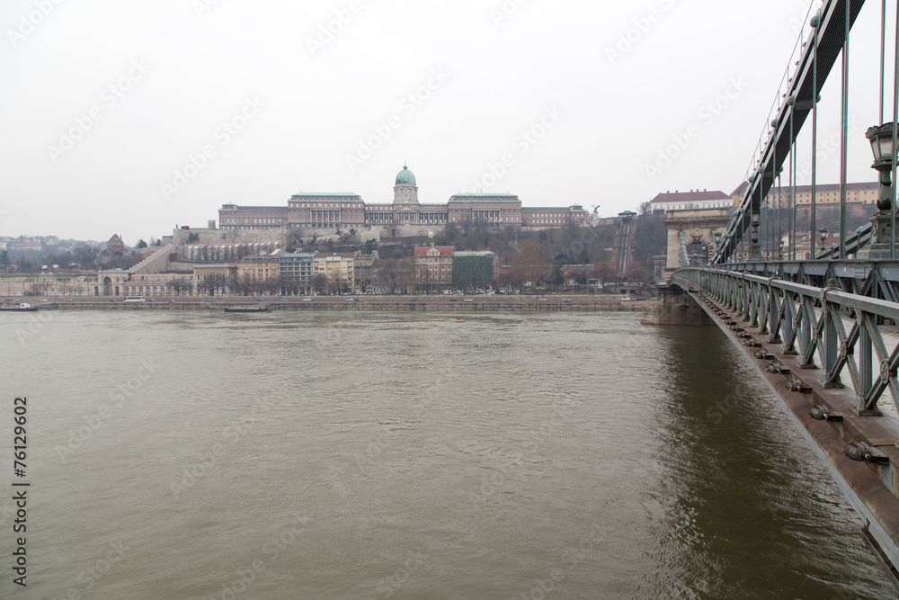 Fototapeta premium Buda Castle and Chain Bridge