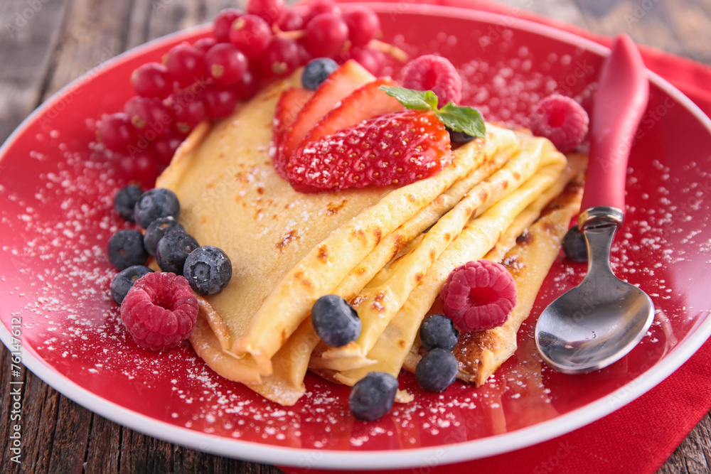 crepe and berry fruit crepe and berry fruit