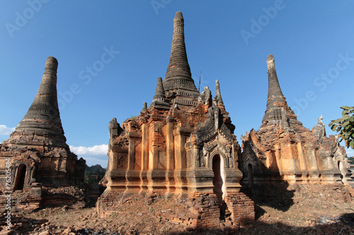 Ruines de pagodes en brique    Shwe Indein