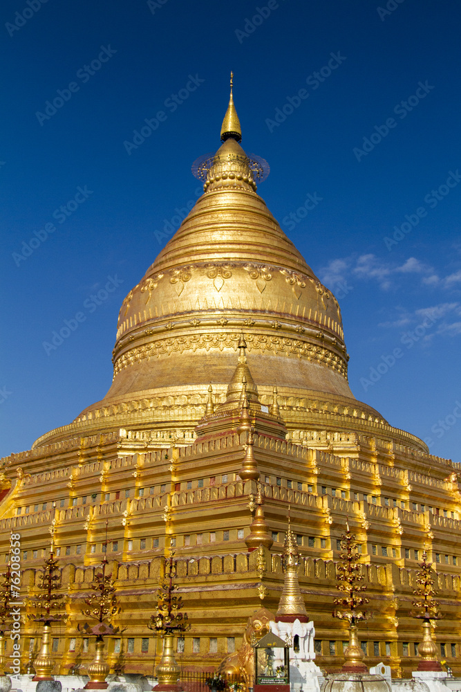 Fototapeta premium Shwezigon Pagoda, Bagan, Myanmar (Burma)