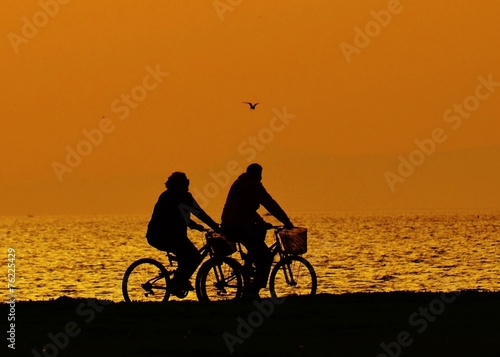 People, Sunset, Bicycle © oralz