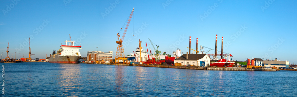 Naklejka premium Hafen, Panorama mit Werft