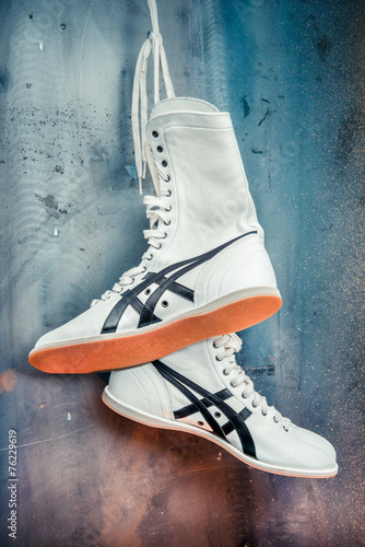Boxing shoes, classical, white