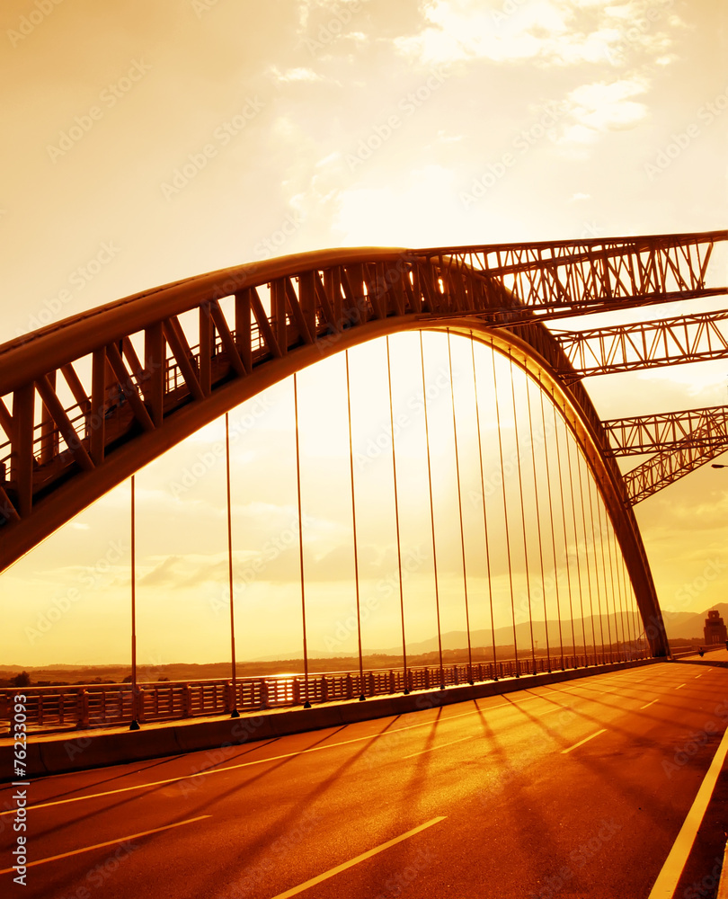 Obraz premium modern bridge, the lights formed a line.