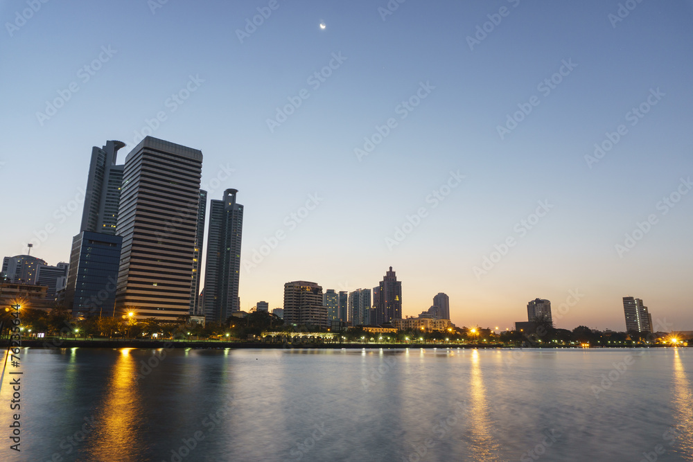 Fototapeta premium bangkok city with sunrise