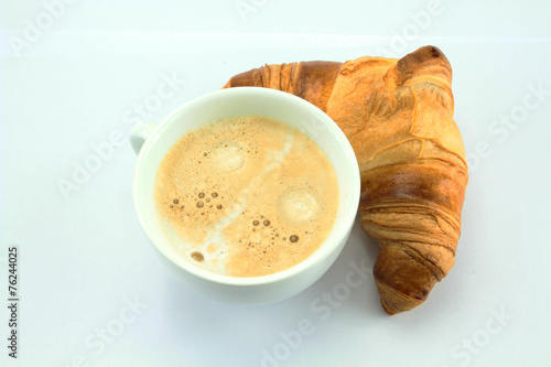 Fototapeta Naklejka Na Ścianę i Meble -  café et croissant
