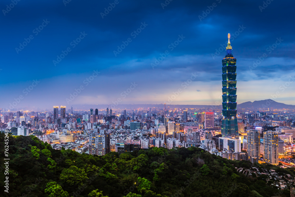 Fototapeta premium Taipei City View at Night